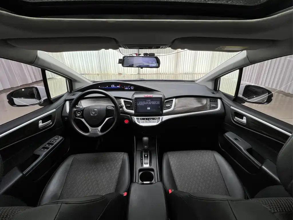 Honda Jade 2017 — фото 12