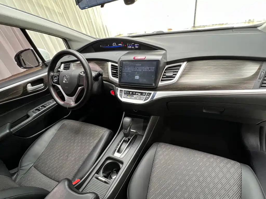 Honda Jade 2017 — фото 21