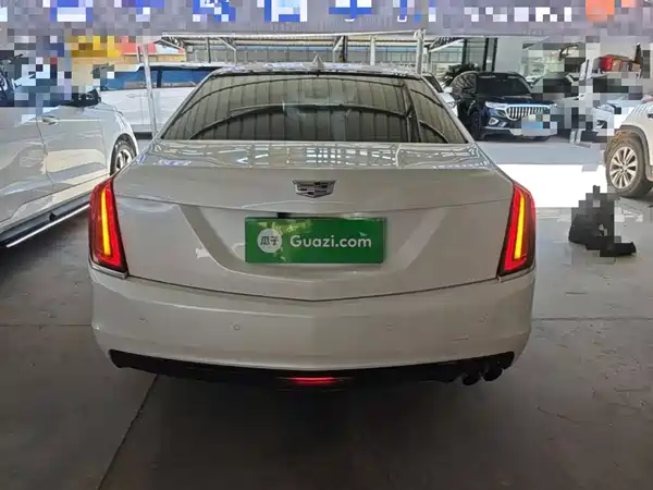 Cadillac CT6 2017