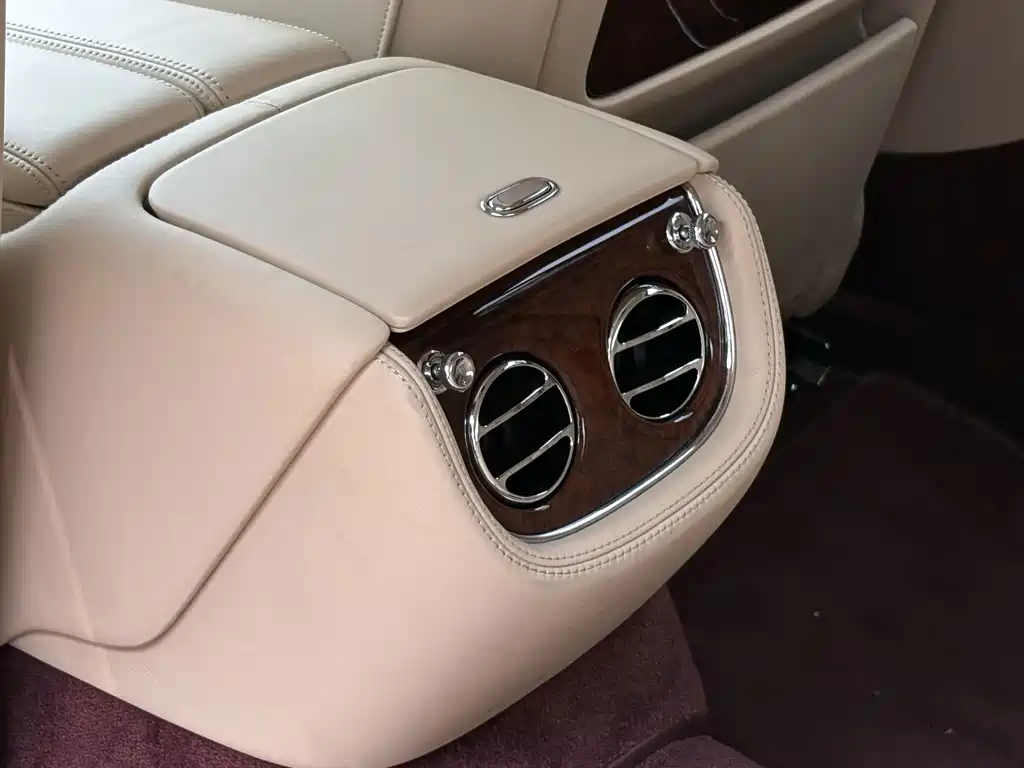 Bentley Mulsanne 2014 — фото 16