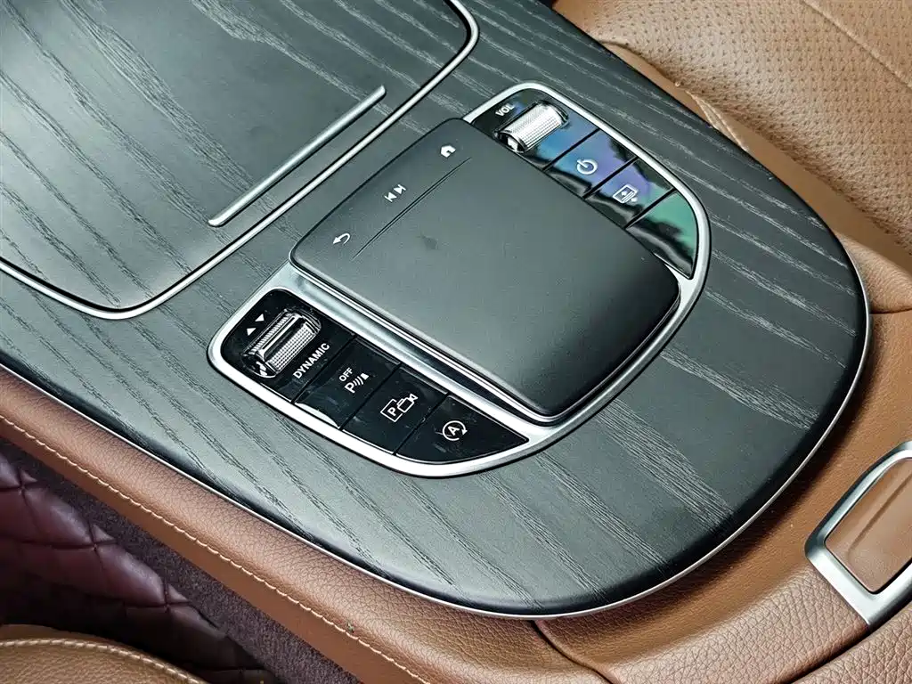 Mercedes-Benz E-Class 2023 — фото 11