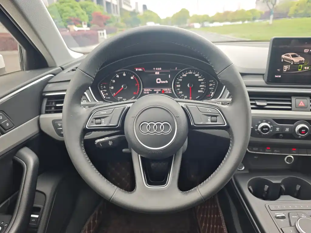 Audi A4L 2019 — фото 10