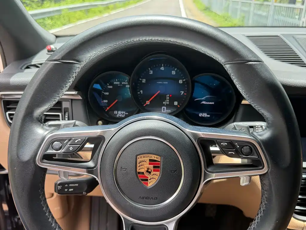 Porsche Macan 2020 — фото 11