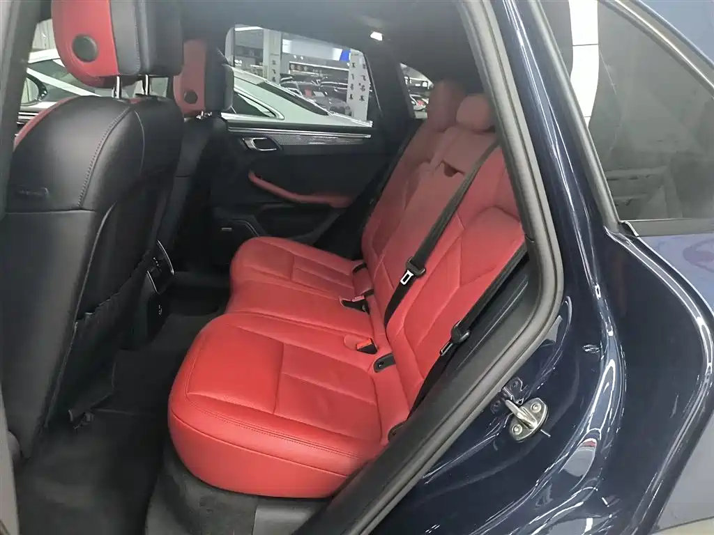 Porsche Macan 2021 — фото 16