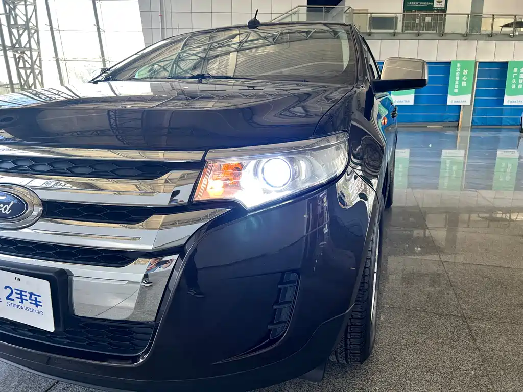 Ford Edge 2015 — фото 25
