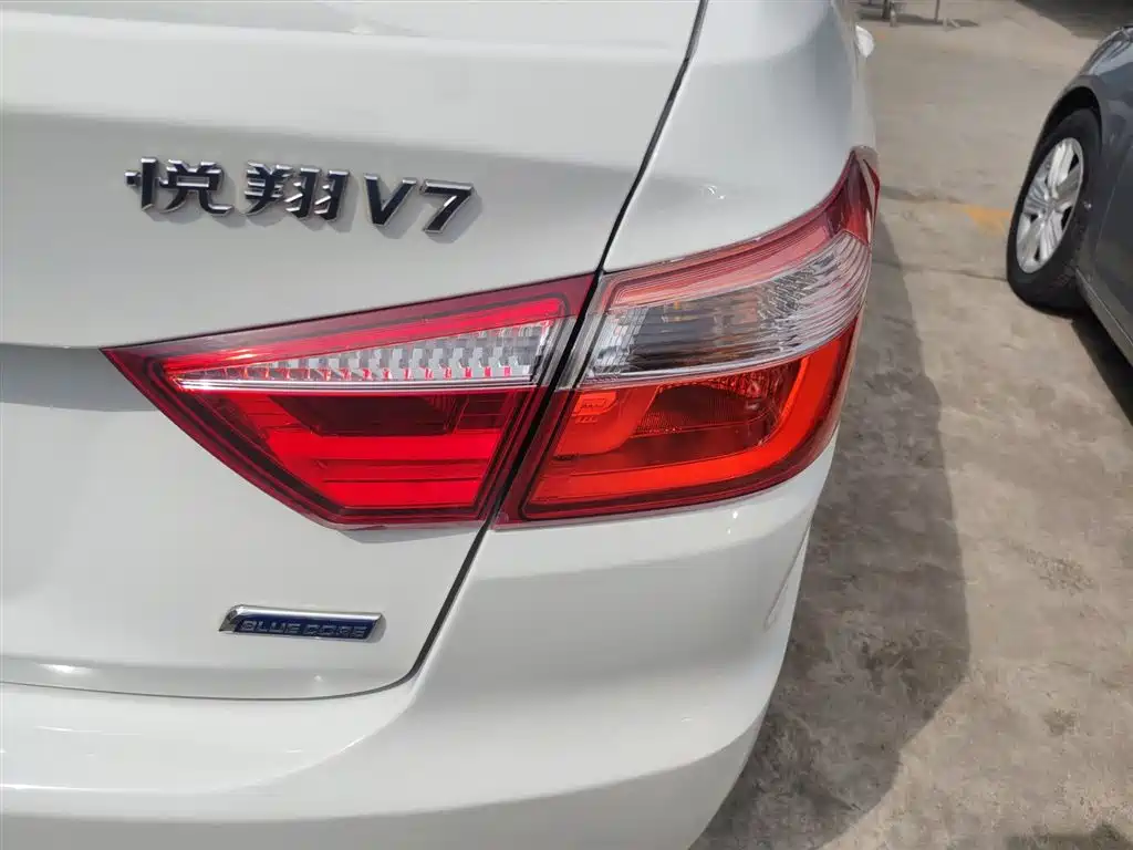 Changan V7 2016 — фото 8