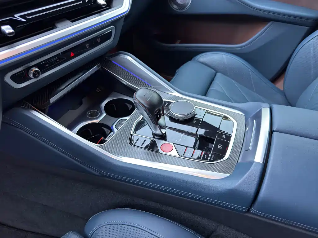 BMW XM 2023 — фото 16