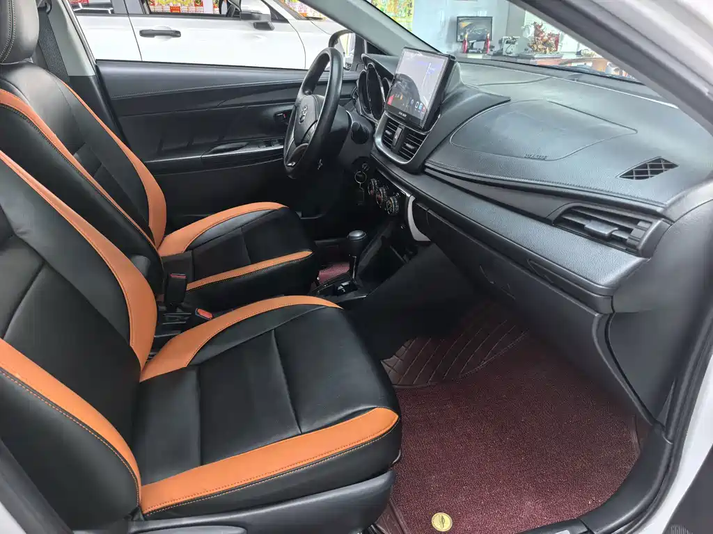 Toyota Yaris L 2022 — фото 10