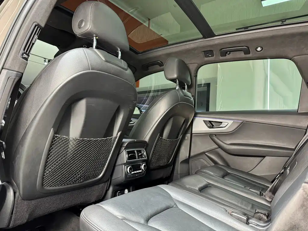Audi Q7 2019 — фото 19