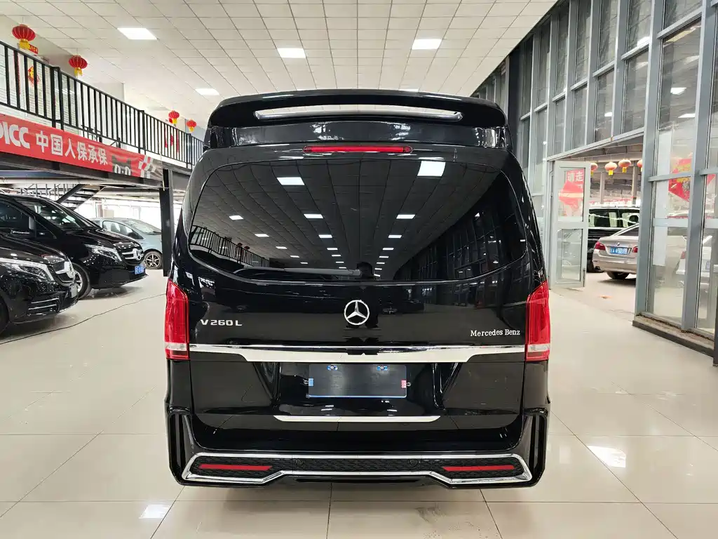 Mercedes-Benz V-Class 2018 — фото 43