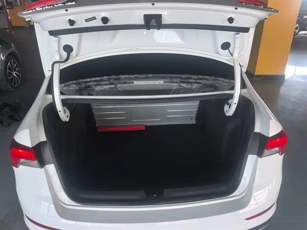 Skoda Rapid 2020 — фото 15