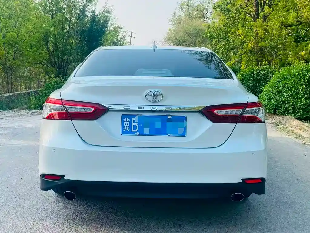 Toyota Camry 2021 — фото 4