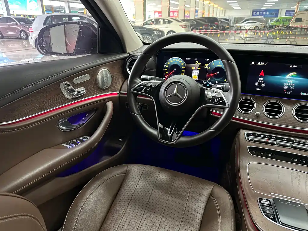 Mercedes-Benz E-Class 2022 — фото 15