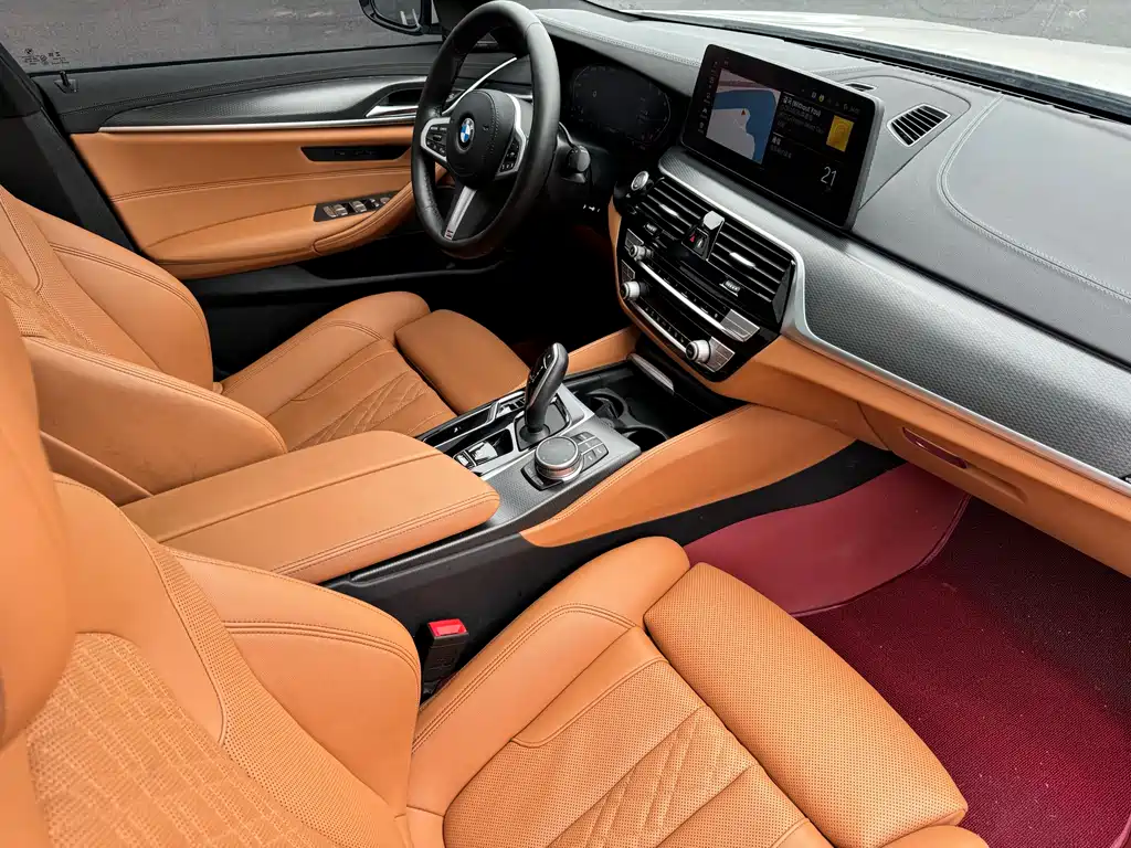 BMW 5 Series 2021 — фото 11