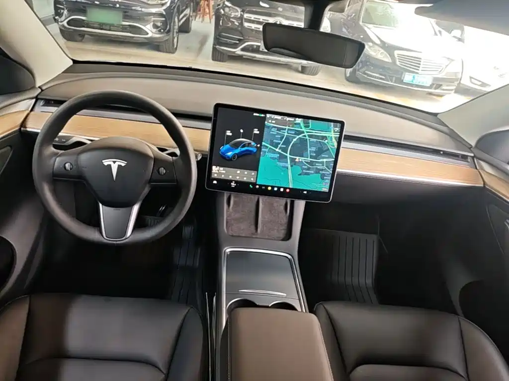 Tesla Model Y 2021 — фото 10