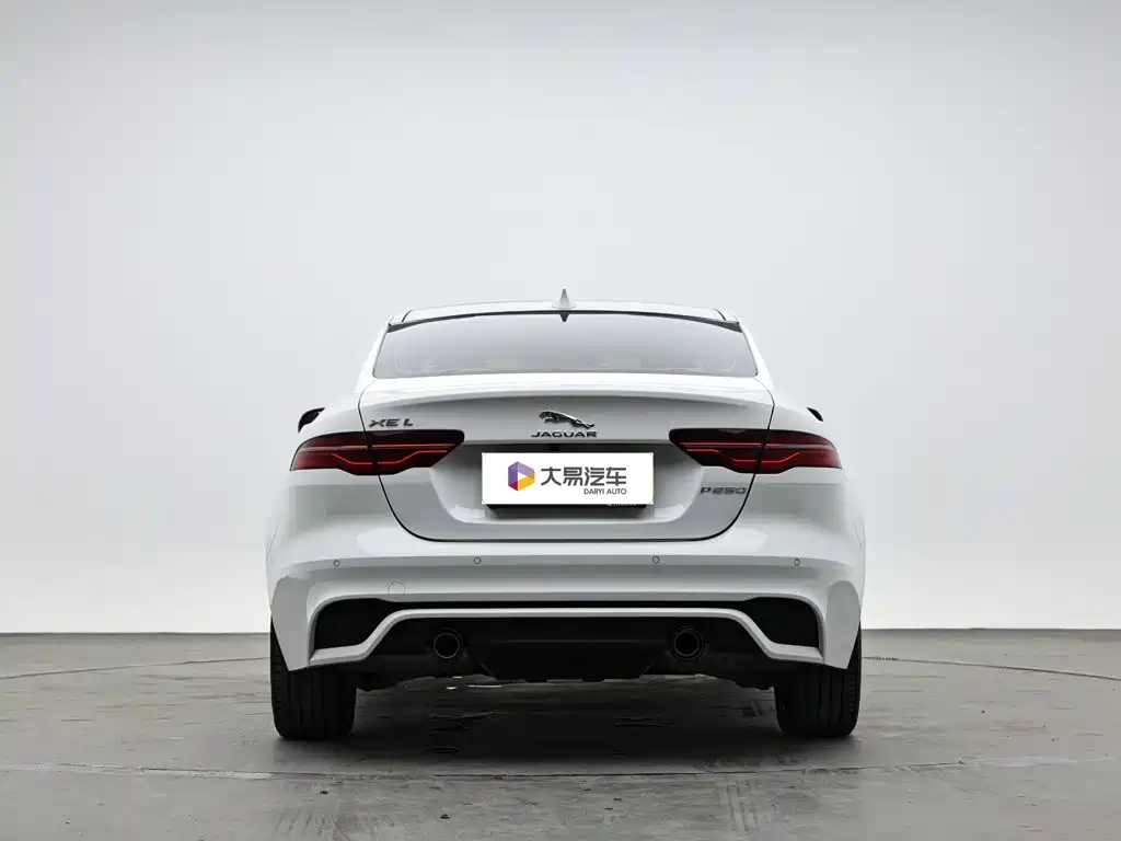 Jaguar XEL 2025 — фото 4