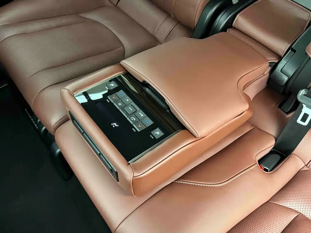 Lexus LX 2019 — фото 13