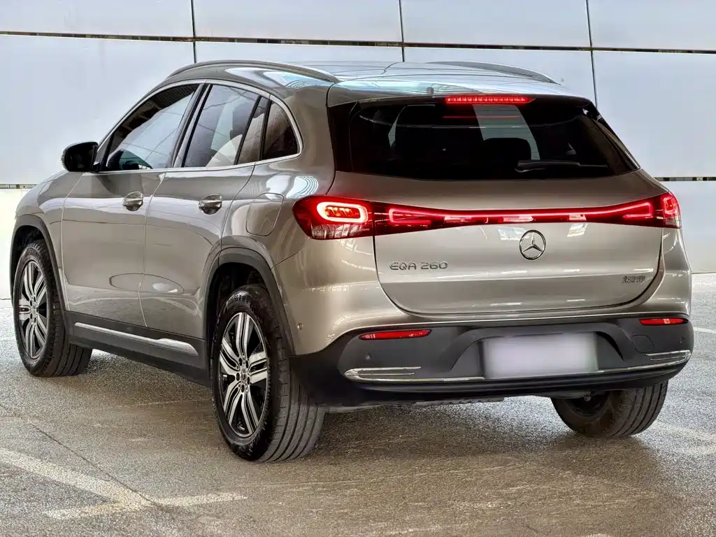 Mercedes-Benz EQA 2023 — фото 10
