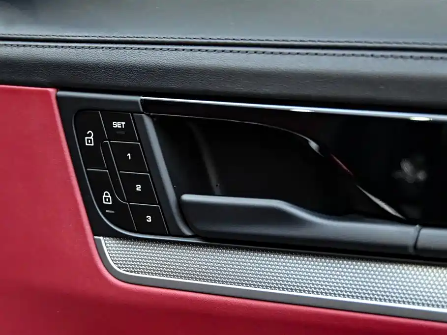 Porsche Cayenne 2024 — фото 26