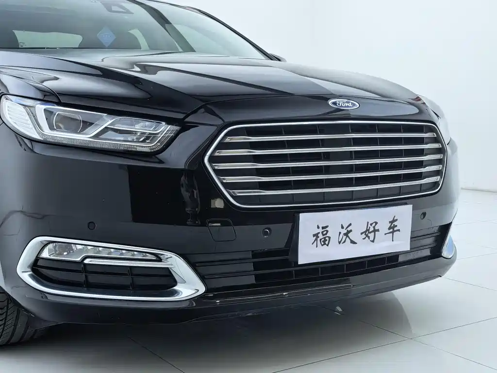 Ford Taurus 2019 — фото 28