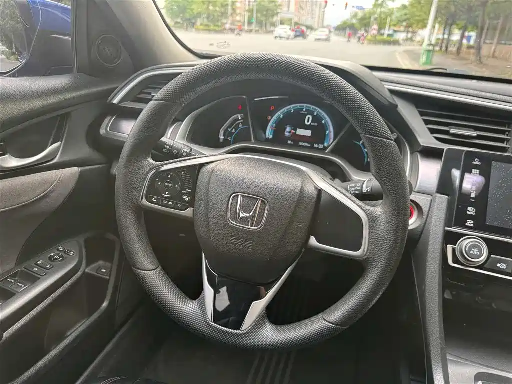 Honda Civic 2017 — фото 7