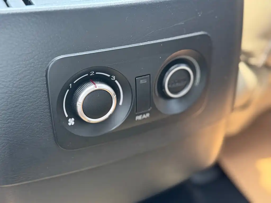 Mitsubishi Pajero 2018 — фото 19