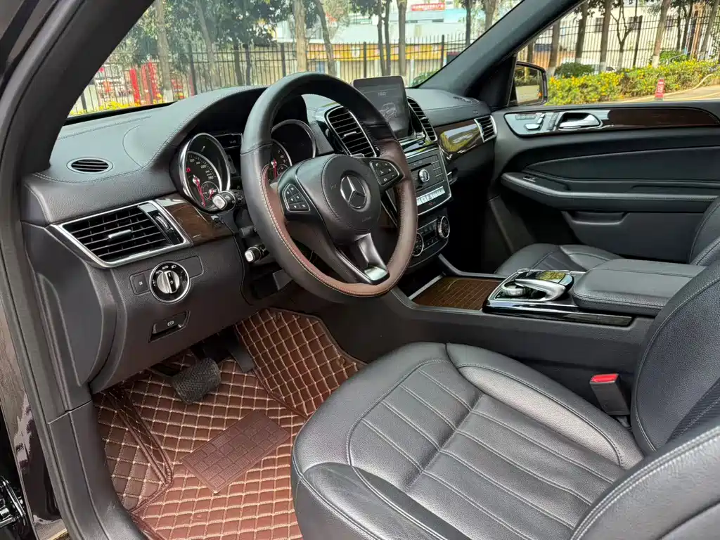 Mercedes-Benz GLS 2018 — фото 29