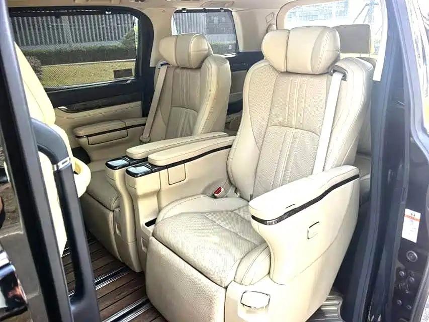 Toyota Alphard 2018 — фото 5