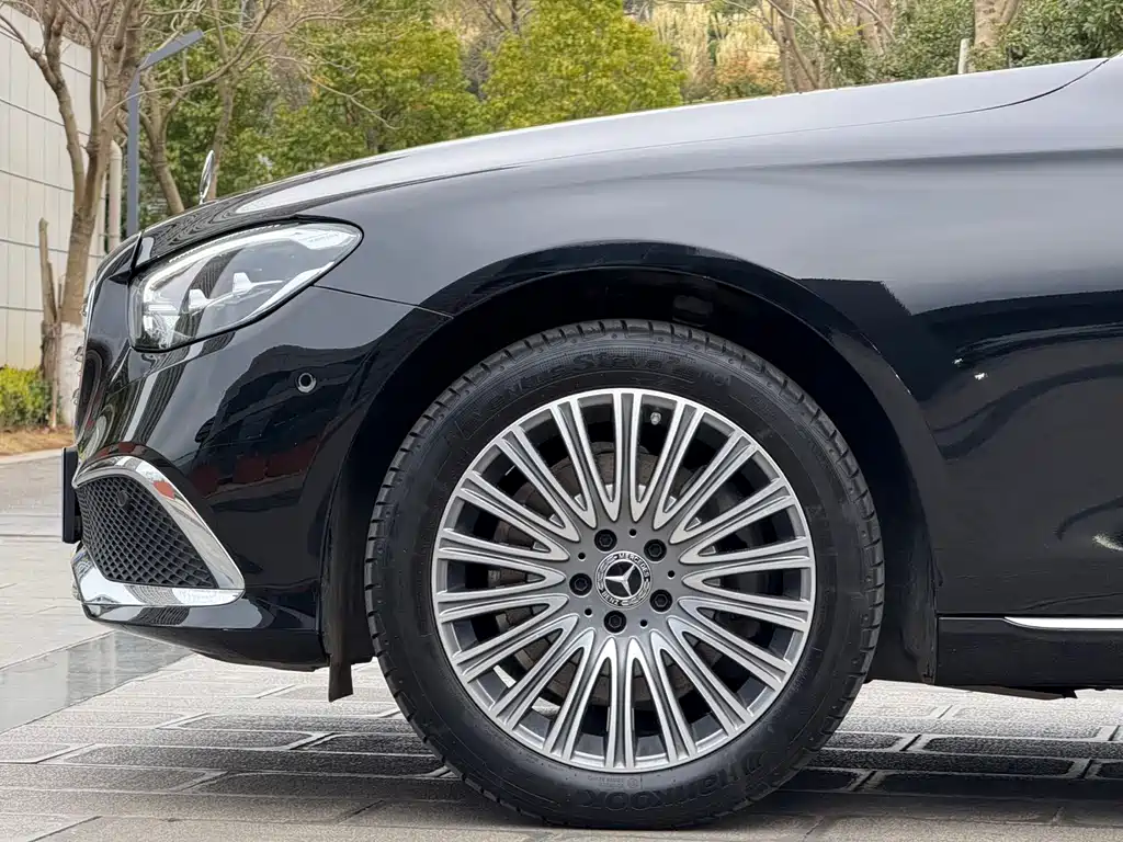 Mercedes-Benz E-Class 2022 — фото 4