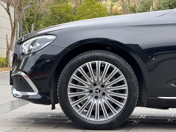 Mercedes-Benz E-Class 2022