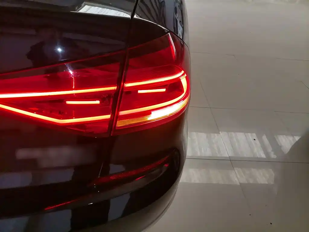 Volkswagen Passat 2019 — фото 23