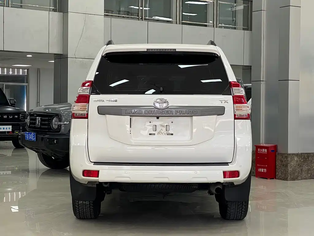 Toyota Prado 2016 — фото 8