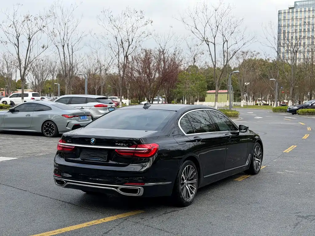 BMW 7 Series 2016 — фото 15