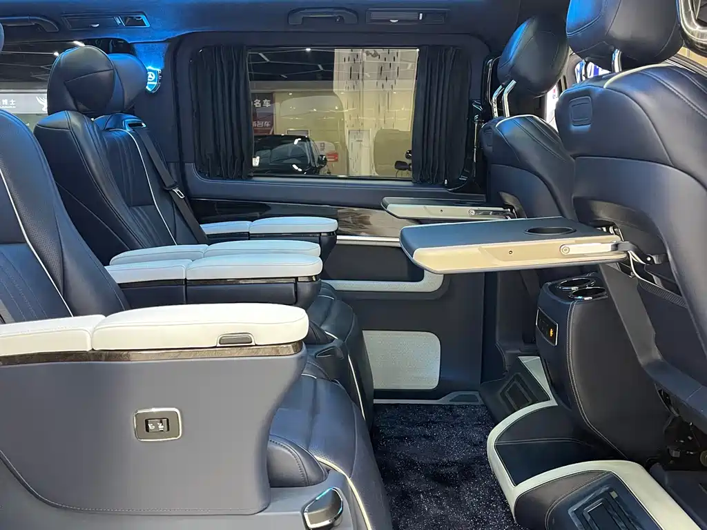 Mercedes-Benz V-Class 2020 — фото 14