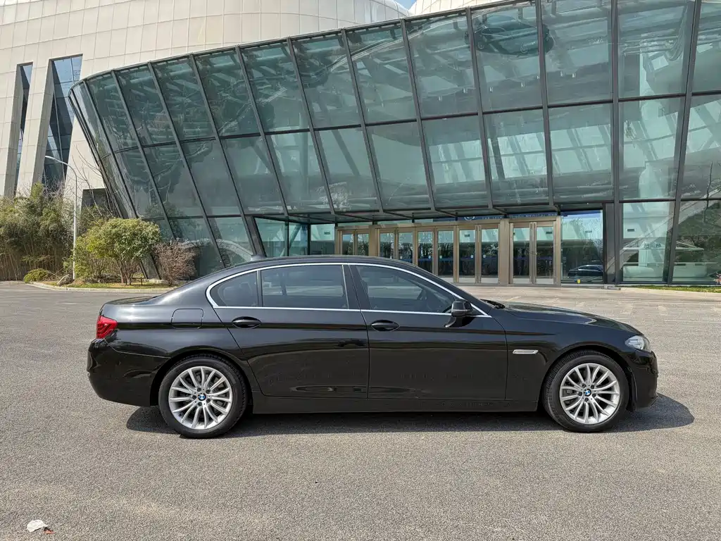 BMW 5 Series 2015 — фото 5