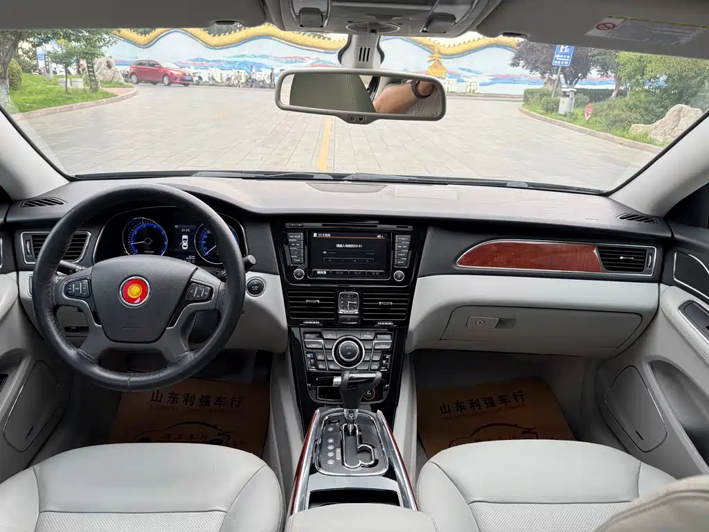 Hongqi H7 2015 — фото 11