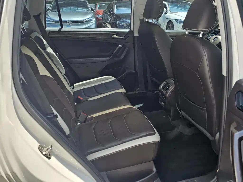 Volkswagen Tiguan L 2017 — фото 14