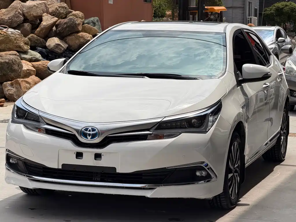 Toyota Corolla 2018 — фото 1