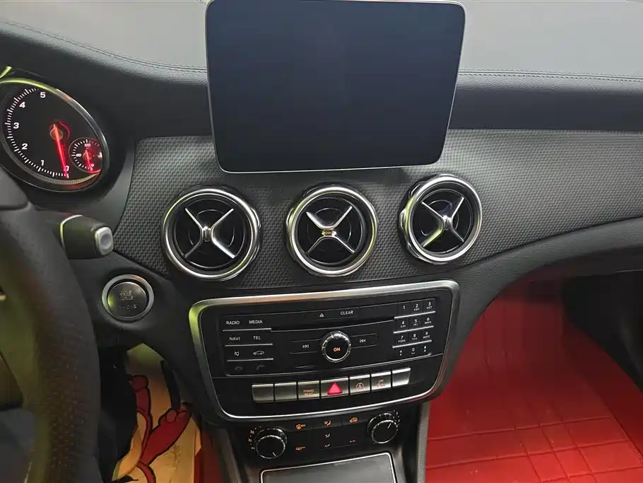 Mercedes-Benz GLA 2017 — фото 13