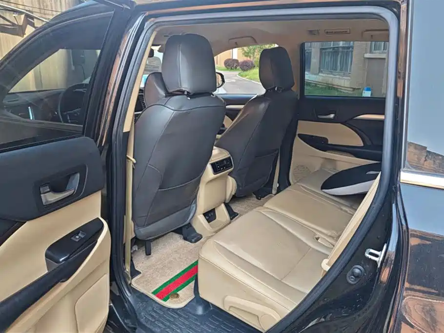Toyota Highlander 2020 — фото 11