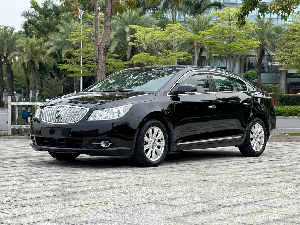 Buick LaCrosse 2013 — фото 1