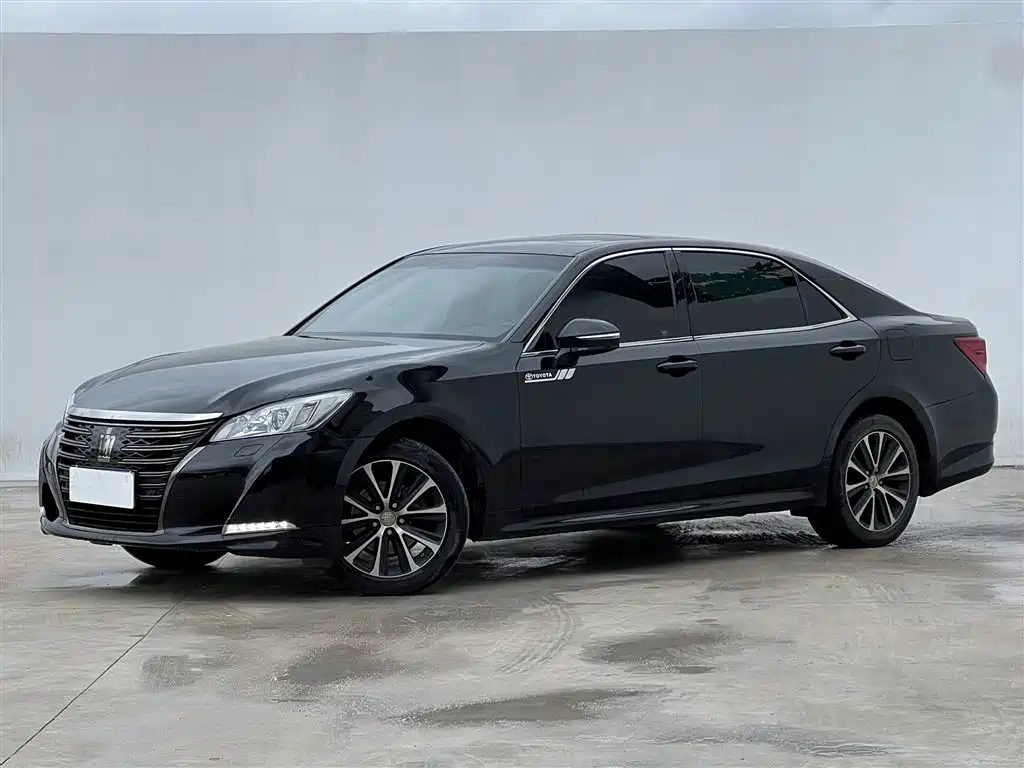 Toyota Crown 2018