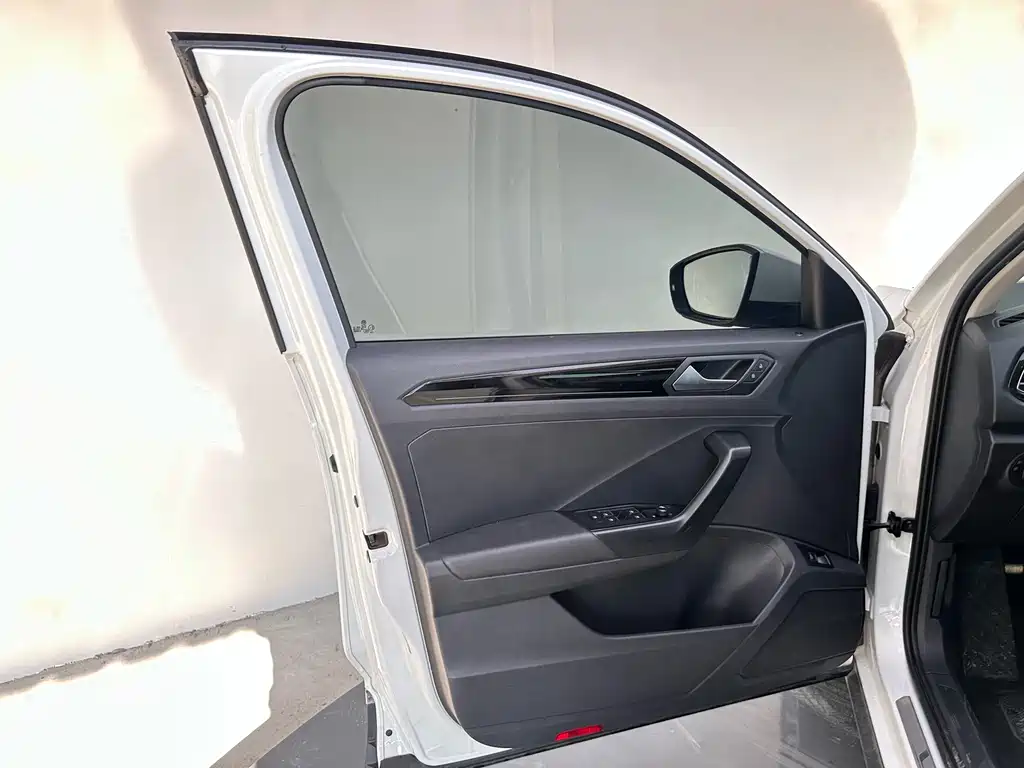 Volkswagen T-Roc 2022 — фото 17