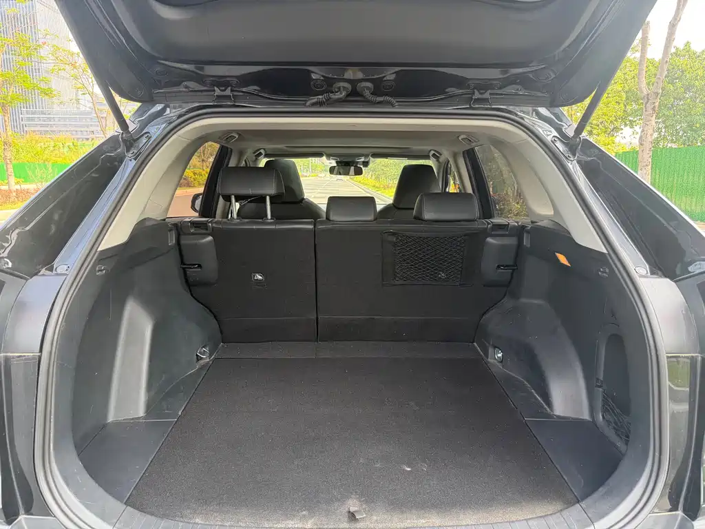 Toyota RAV4 2021 — фото 12