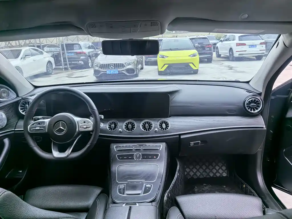 Mercedes-Benz E-Class 2019 — фото 13