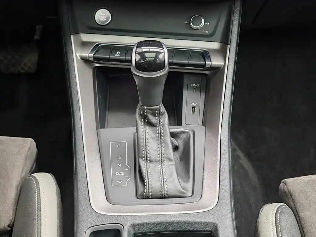 Audi Q3 2020 — фото 13