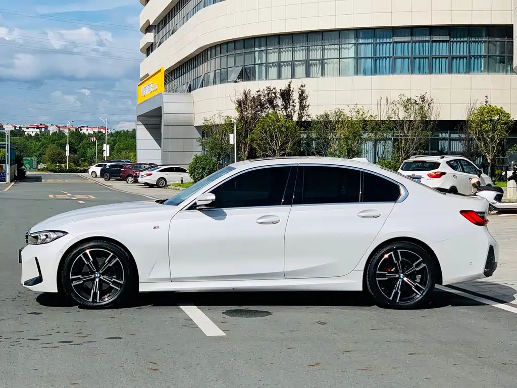BMW 3 Series 2023