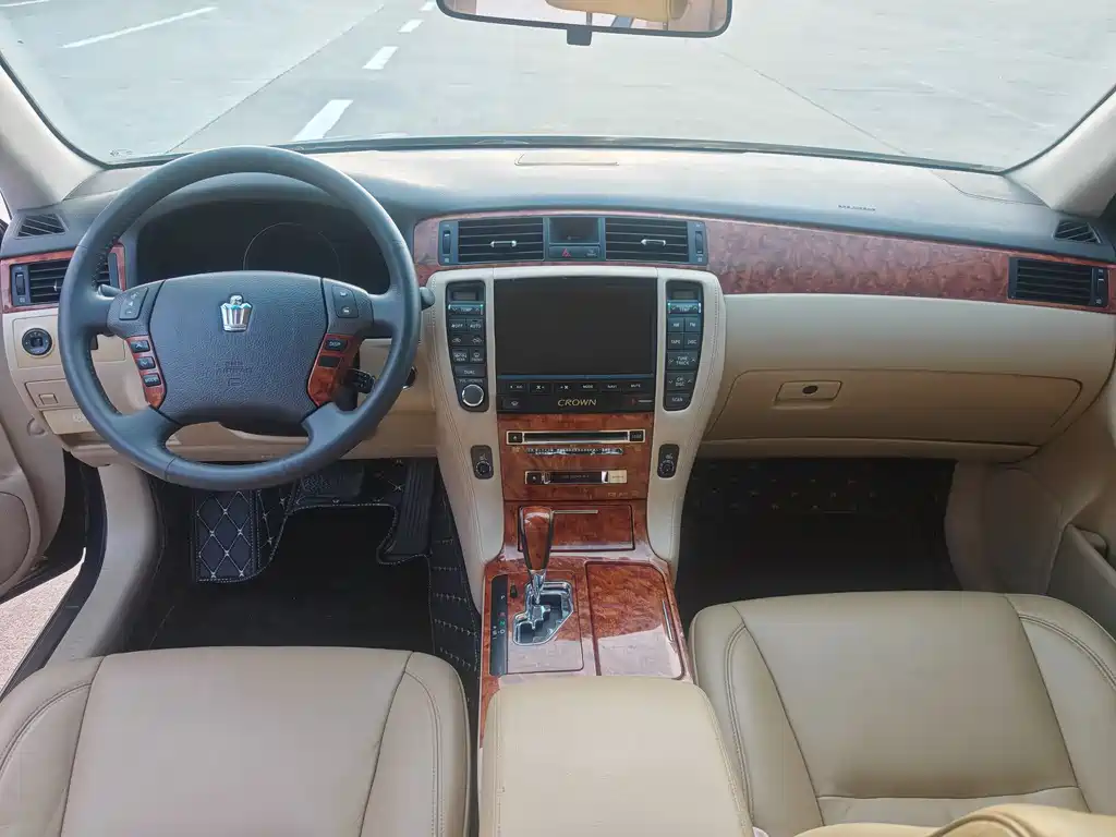 Toyota Crown 2005 — фото 11