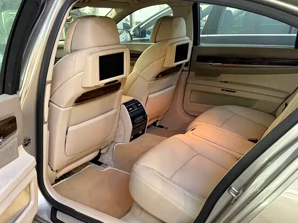 BMW 7 Series 2010