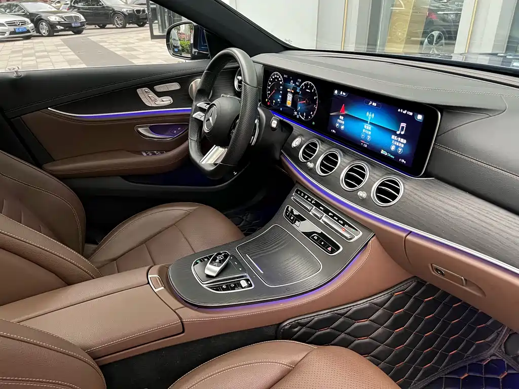 Mercedes-Benz E-Class 2023 — фото 15